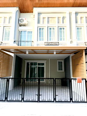 Townhouses for rent Chiang Mai Provincial Government Offices : Two-storey townhouse for rent  with  3 bedrooms   and 3 toilets.