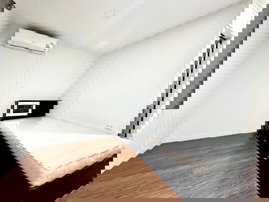 picture FOR RENT SETTHASIRI KRUNGTHEPKREETHA 2 / 5 bedrooms 5 bathrooms / 70 Sqw. 290 Sqm. **150,000** CLOSE TO BRIGHTON COLLEGE BANGKOK - 11/15