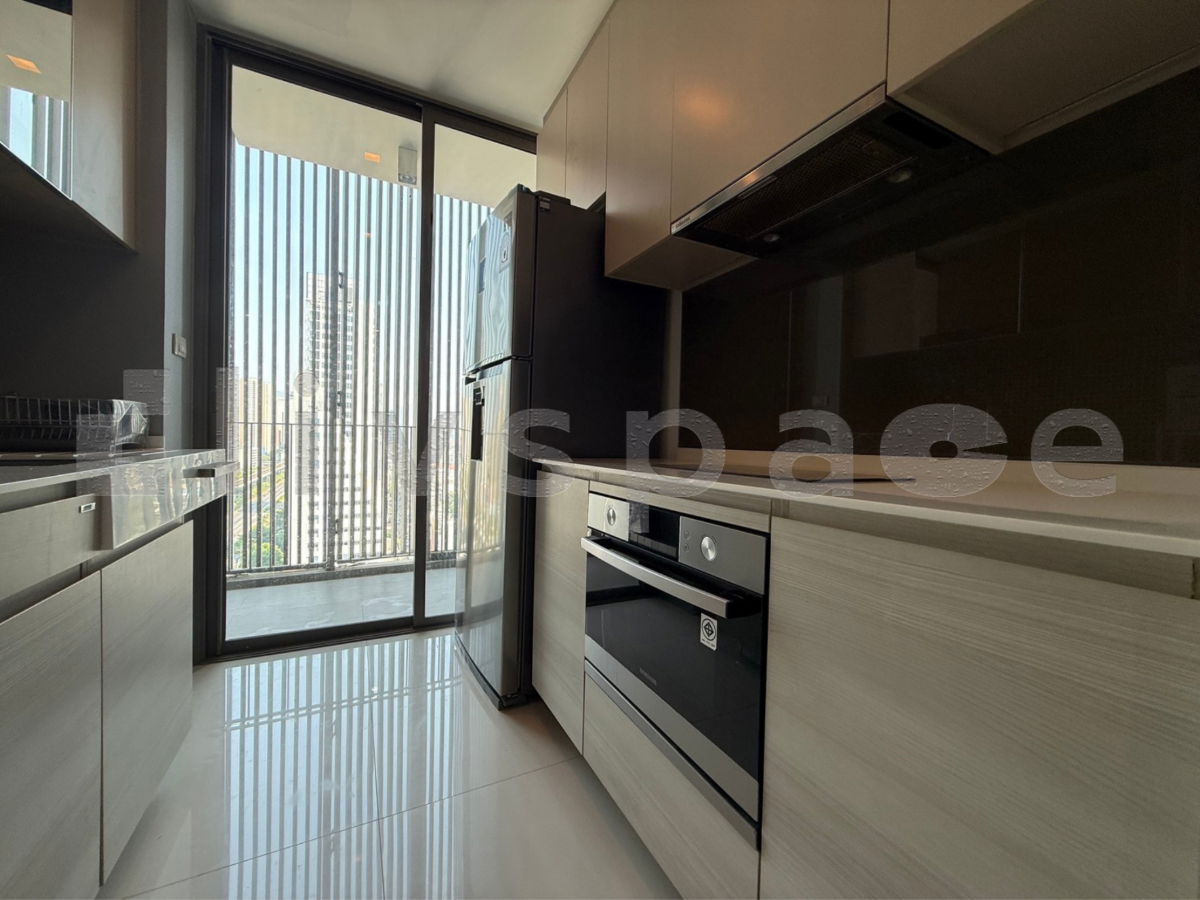 picture ▚ LF134ツ For Rent: The Room Wongwianyai – 1 Bed 48 sqm 🥇Stunning Full Built-in Decor | High Floor | Steps to BTS Wongwianyai - 6/16