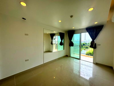 Condos for sale Jomtien Sai 2 : 1 Bedroom Condominium for Sale at Porch Land 2 Jomtien