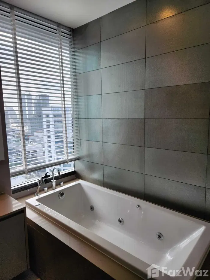 รูป คอนโดให้เช่า 2 ห้องนอน ในโครงการ เอ็ม สีลม 155814 - รูปที่ 12/21