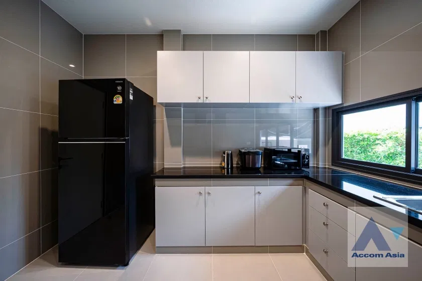 picture 🔼🔽 AccomA 📩 4 BR House @ (AA45294) - 12/20