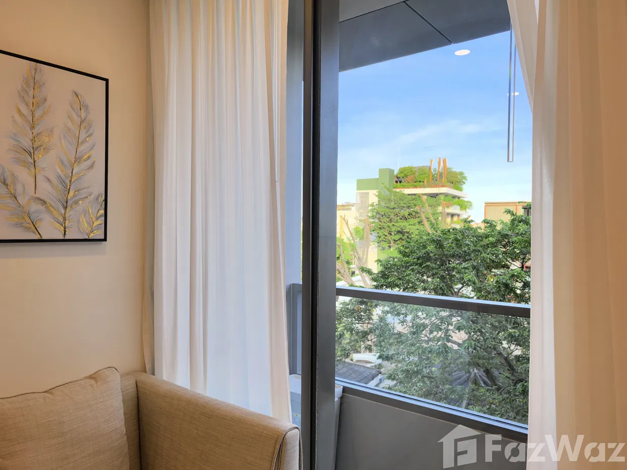 picture . 2015780 - 2/28