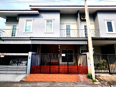 ทาวน์โฮม ชลบุรี : B13657 ขายทาวน์เฮ้าส์ หมู่บ้านแกรนด์ทริปเปิ้ล ชลบุรี