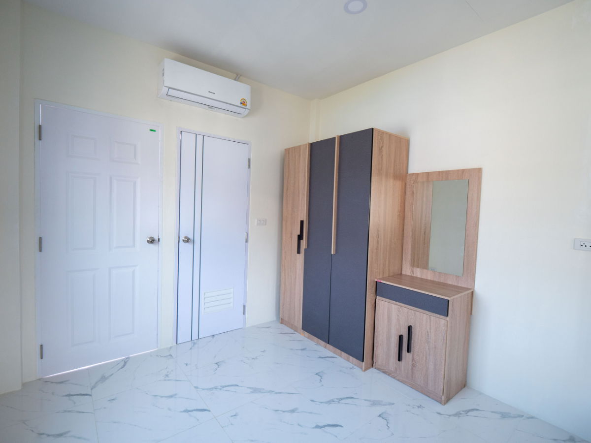 รูป #ขายอพาร์ทเม้นท์ #ขายหอพัก #ใกล้เมกะบางนา ผลตอบแทน Yield% 7% ให้ไวเลยครับ พึ่งสร้างเสร็จใหม่ๆ มี 10 ห้อง ผู้เช่าเต็มทุกห้อง 100% ราคาดีมากๆ - รูปที่ 19/20