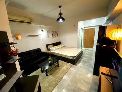 Condos for rent MRT Srinagarindra 38 : Pet-friendly condo for rent, 8300 baht, opposite Seacon Square Srinakarin. 🐈🐕