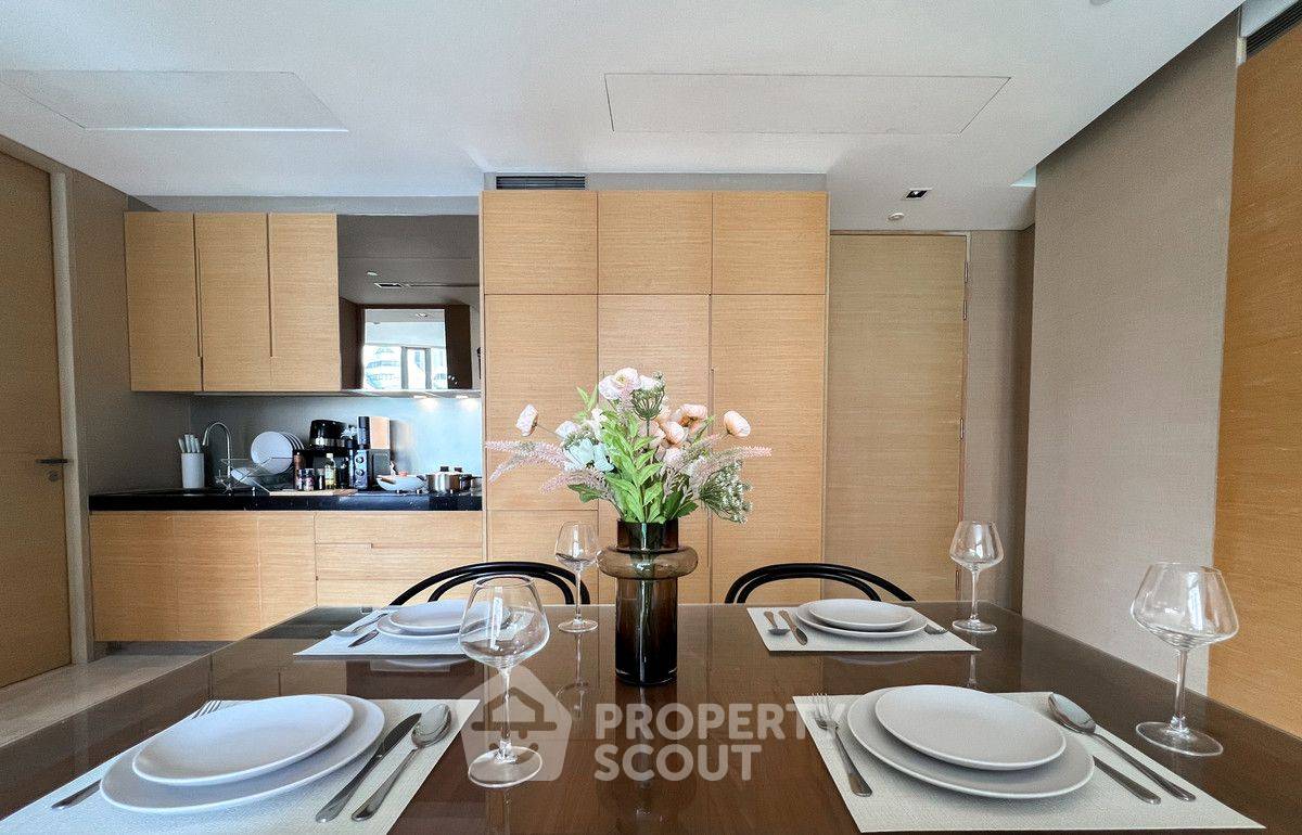 รูป คอนโด 2-ห้องนอน ที่ ศาลาแดง เรสซิเด้นซ์ คอนโดมิเนียม ใกล้ MRT สีลม (ID 2543446) - รูปที่ 3/17