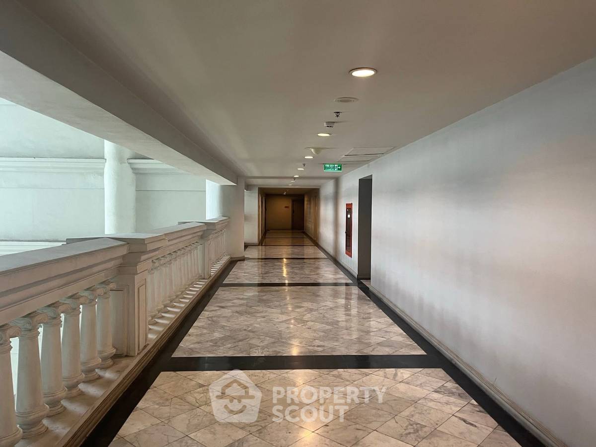รูป คอนโด 1 ห้องนอน ชั้น 30 Nusa State Tower Condominium ใกล้ BTS สะพานตากสิน (ID 2547907) - รูปที่ 6/7