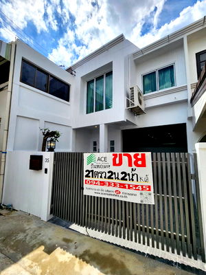 Townhouses for sale Thailand Nursing and Midwifery Council : For Sale Townhome near Bts Samakkhi Station  only 200 meters