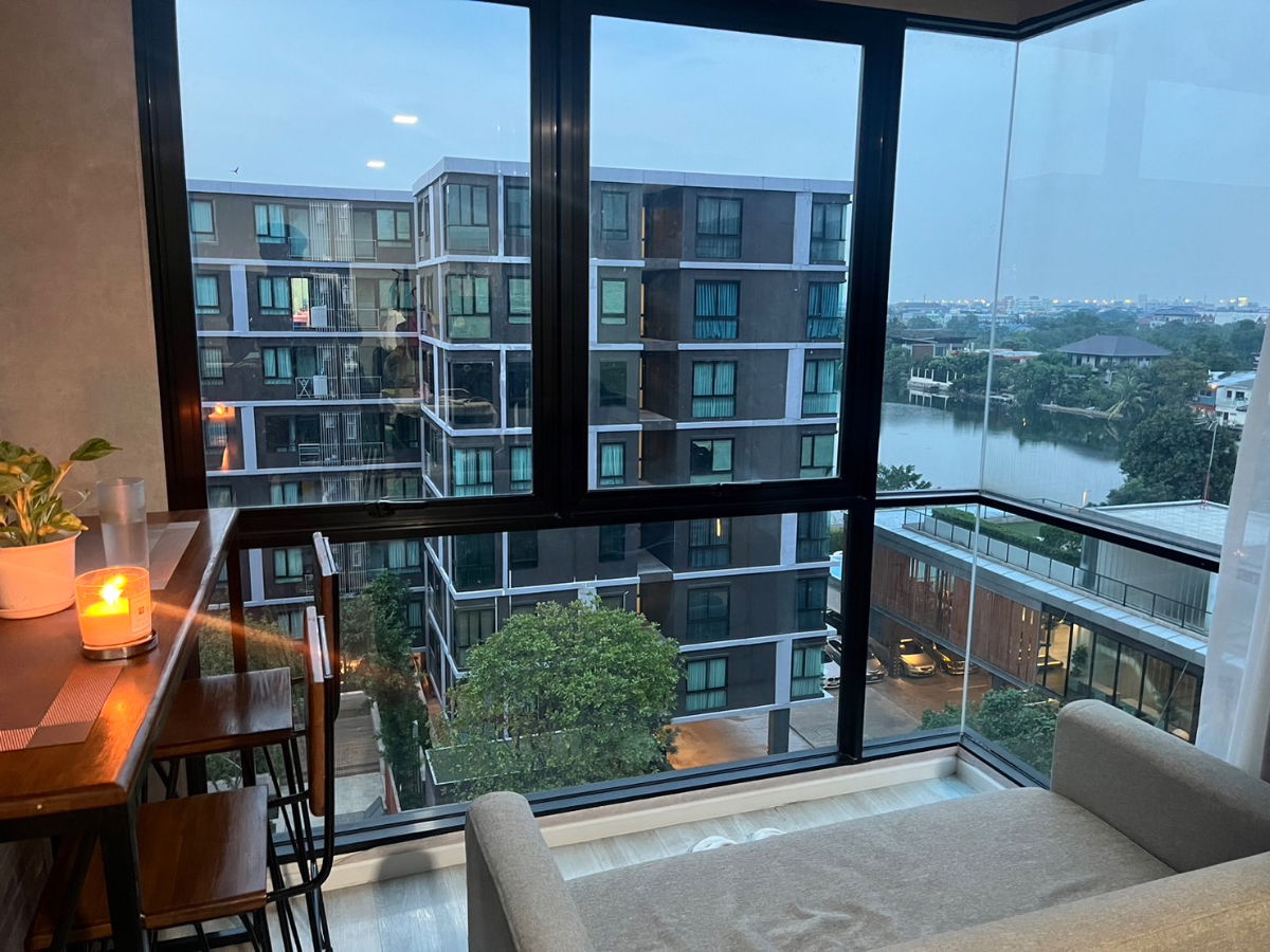 รูป สวยจริงง 🔴🚩มาแค่ตัวเปล่าพร้อมเข้าอยู่เลย!! ปล่อยเช่าห้องมุมชั้น 7 ไม่ร้อน ขนาดใหญ่ 2 ห้องนอน 1 ห้องนอนมาสเตอร์ เงียบสงบไม่มีใครเดินผ่าน - รูปที่ 3/27