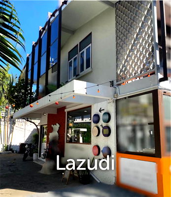 Retail spaces for rent Sukhumvit Road : 800 sqm retail space in Khlong Tan Khlong Toei Bangkok