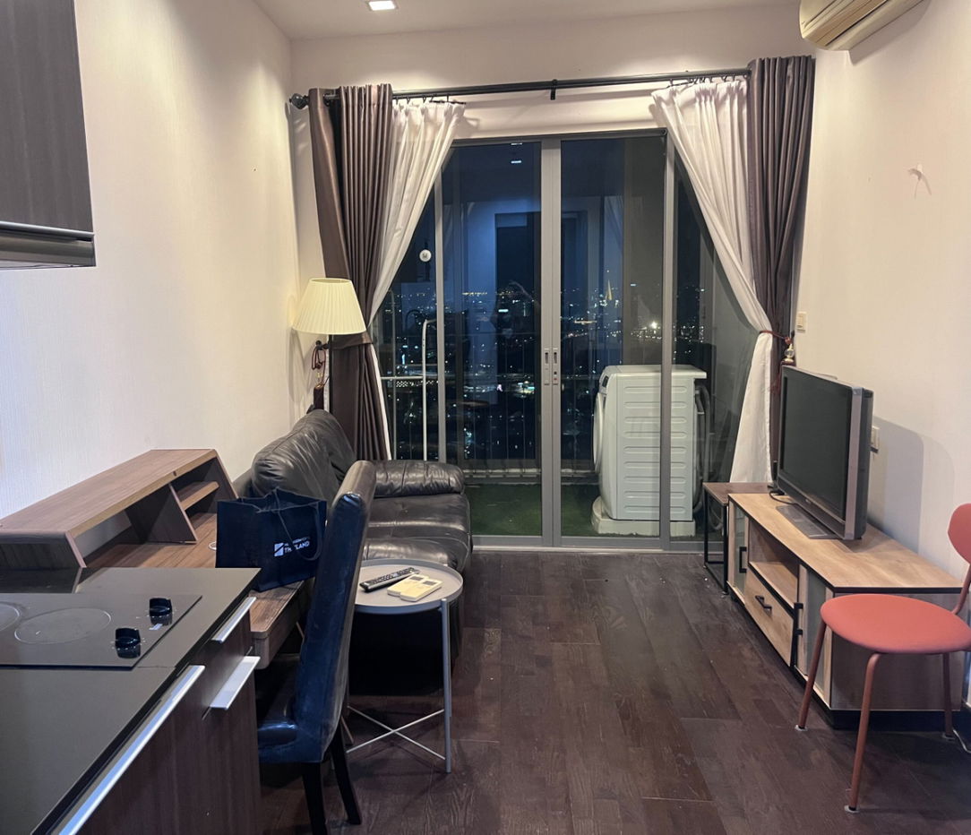 picture For Rent ✨ IDEO Q Phayathai ✨ Fully furnished with appliances. Next to BTS Phayathai, close to ARL (2 stations to Siam). - 3/5