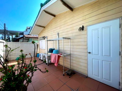 บ้านเดี่ยว สภาการพยาบาลแห่งประเทศไทย : บ้านเก่าสไตล์บางซื่อ 22 ตรว. 2 ห้องนอนในซอยสะพานขวา 8-10 นาที เดินจากสถานีเตาปูน