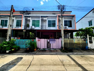 Townhouses for sale Eastern Seaboard Industrial Estate : FOR SALE  TOWNHOUSE PROPERTY  1760000 BAHT.