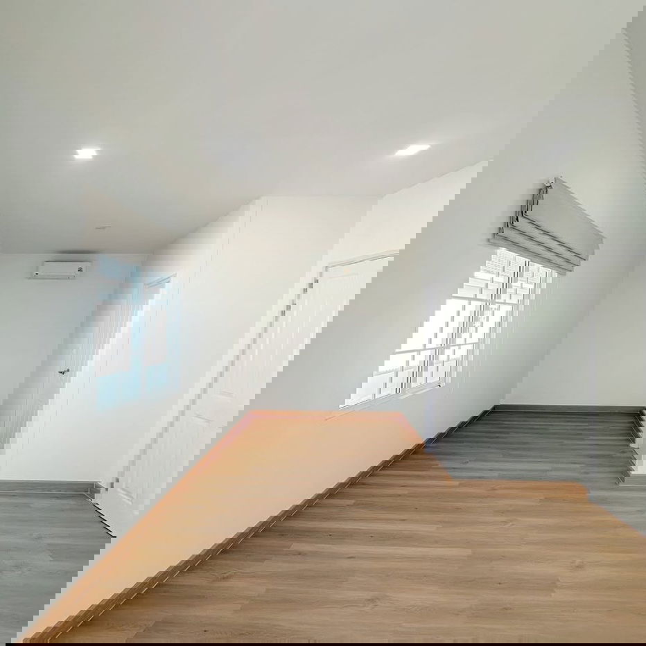 picture 4B3B Golden Neo Sukhumvit - Lasalle (Sukhumvit 113) **Rent THB 53K / 140 Sq.m. New House Never living - 10/12