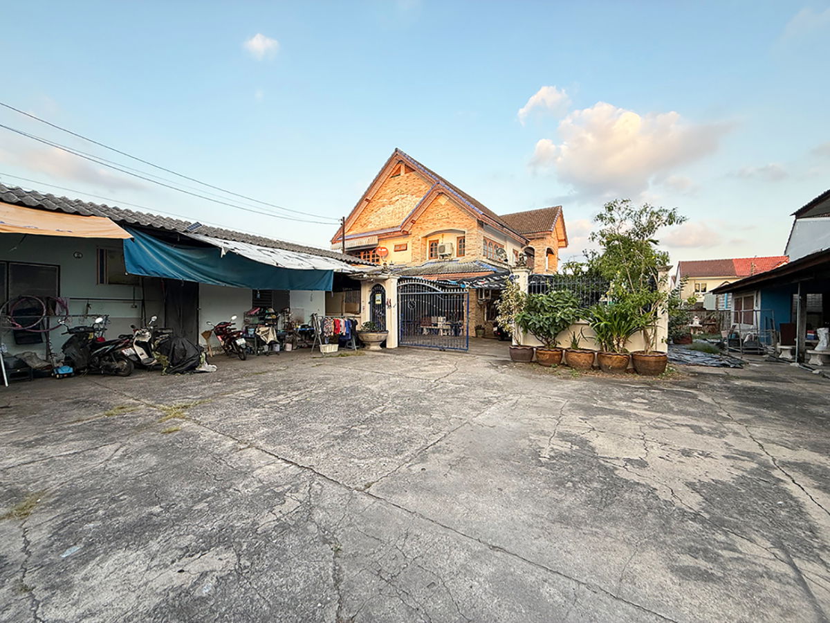 รูป ขายบ้านเดี่ยวชุมชนหมู่บ้านเพชรหทัย 288 ตรว 16 ห้องนอน 14 ห้องน้ำ จรเบ้บัว บางกะปิ - รูปที่ 7/10