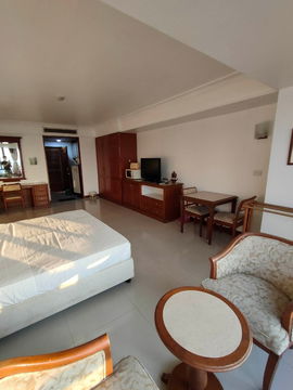 Waterfront condo for rent, near Rama VIII Bridge. Spacious room, ready to move in.