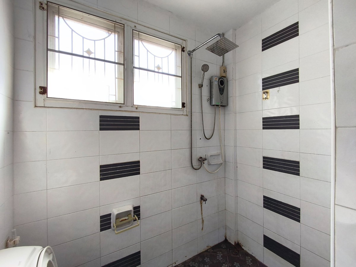 รูป ทาวน์เอ้าส์ หนองจอก มิตรไมตรี หมู่บ้านนันทวี 4 รีสอร์ท ใกล้ถนนเดินสะดวก มีรถโดยสารผ่านหน้าโครงการ  นัดชมด่วน ราคาดี 085-318-6868 คุณวา - รูปที่ 7/13