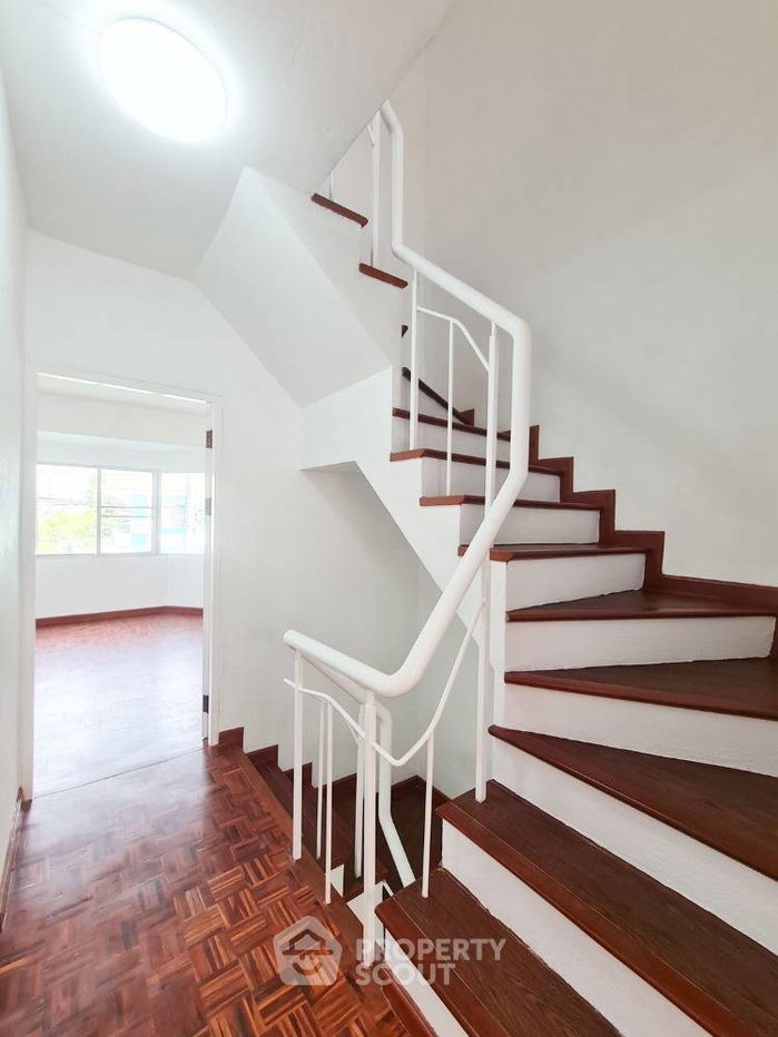 picture 4-BR Townhouse in Chan Kasem (ID 2048546) - 5/13