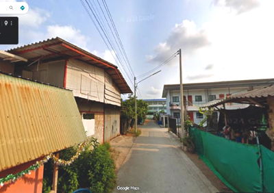 Land for sale Samut Sakhon Industrial Estate : Land for sale, already leveled and ready for construction. Suitable for building houses, warehouses, or industrial factories.
