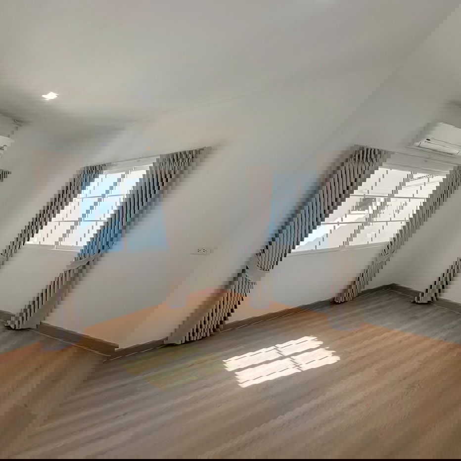 picture 4B3B Golden Neo Sukhumvit - Lasalle (Sukhumvit 113) **Rent THB 53K / 140 Sq.m. New House Never living - 7/12