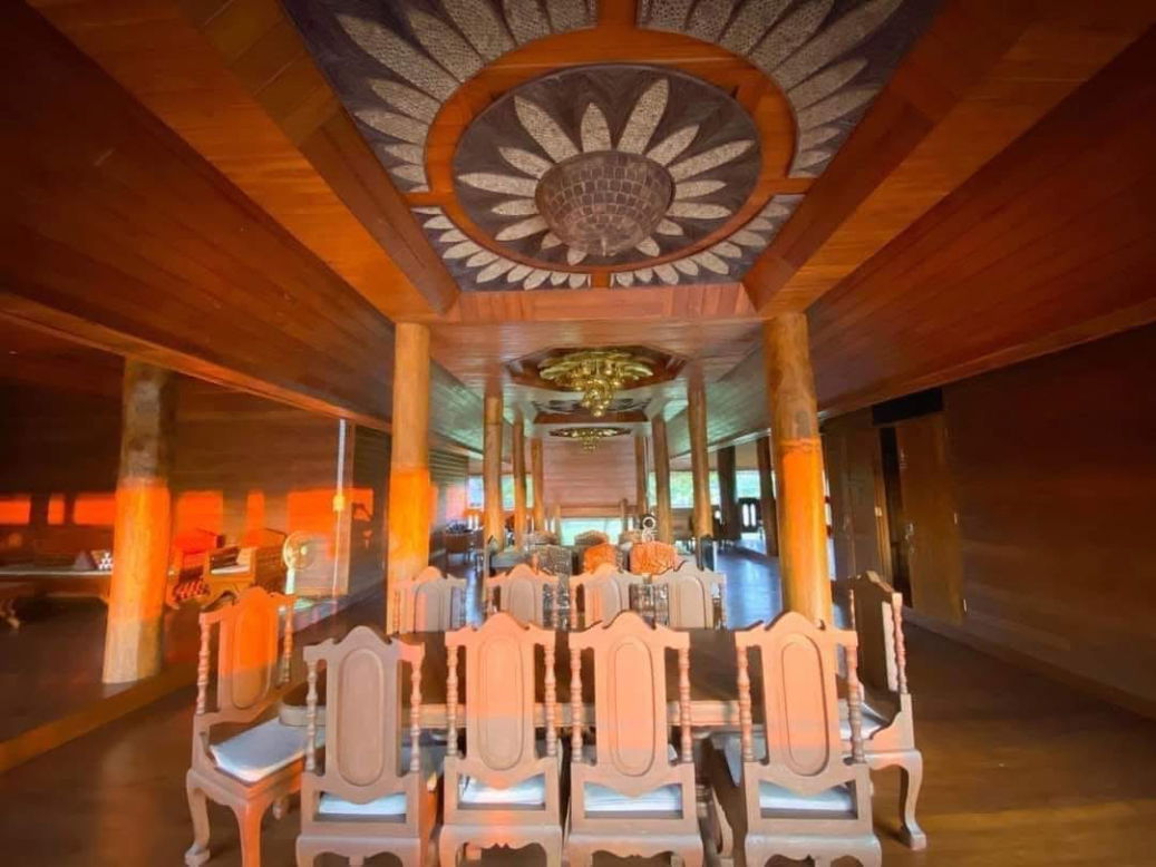 รูป ขายบ้านไม้สักหลังใหญ่และหลังเล็ก พร้อมโบกี้รถไฟ บนที่ดิน จ.แพร่ กว่า8ไร่ ติดถนนเลียบคลองฯ วิวภูเขา อนาคตใกล้สนามบินและรถไฟรางคู่ (กำลังก่อสร้าง) - รูปที่ 9/44