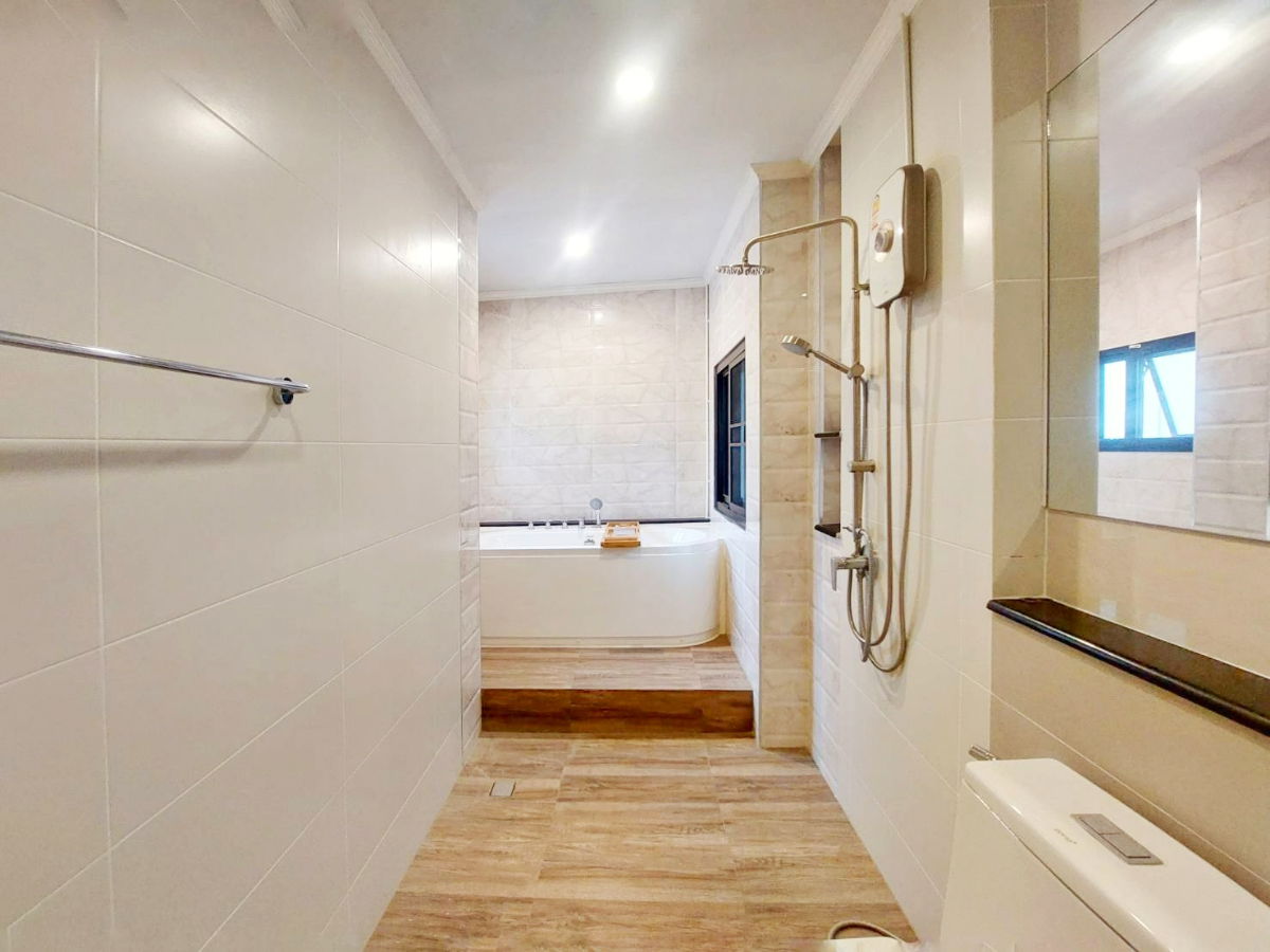 picture Semi-detached house for sale, Ninya Kanlapaphruek, special unit, plot next to a garden, 37.7 sq m., 207 sq m., with the addition of a terrace balcony. - 19/40