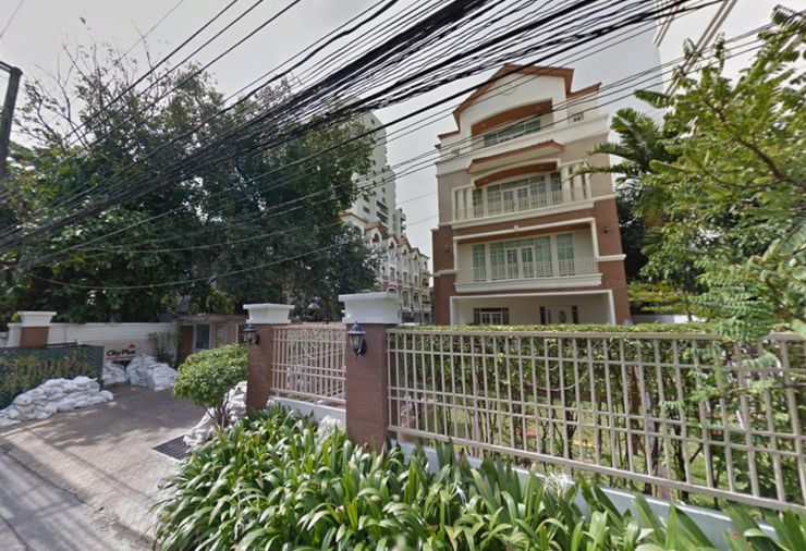 City Plus Ekkamai 10