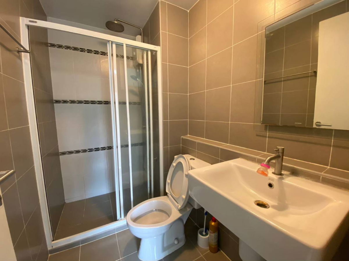 picture For sale D Condo Sign, pool view, walking distance to Central Shopping Mall. Tel: 098-9690236 (Janny) - 3/13