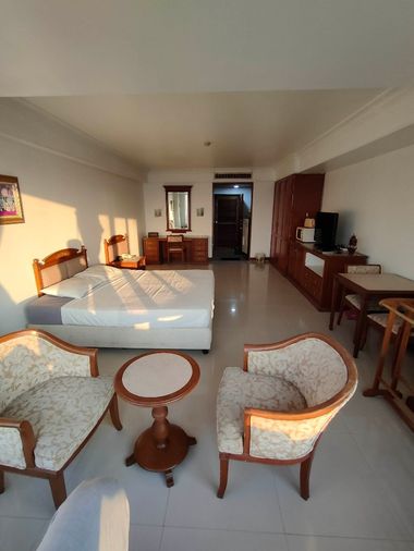 1-bed condo for rent, 42.1 sqm, Juldis River Mansion