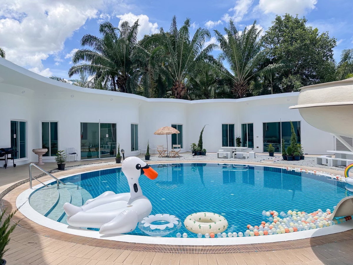 รูป โอกาสทองของมักลงทุน!!! ติดตลาดแล้ว รายได้เดือนละ 200,000 บาท ขาย Pool Villa ใหญ่ แต่งสวย ครบ ไร่เศษ กลางพัทยา เหมาะทำรายวัน จับตลาดโลก | #TPI-2710 - รูปที่ 3/17