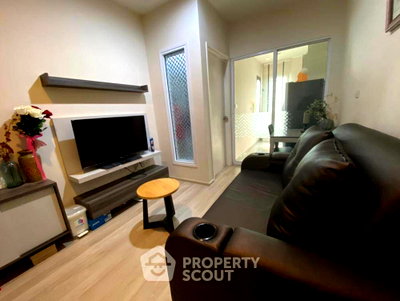 Condos for sale : 1-BR 27 Sqm Condo At Centric Ratchada–Huai Khwang, 100m to MRT (ID 648865)