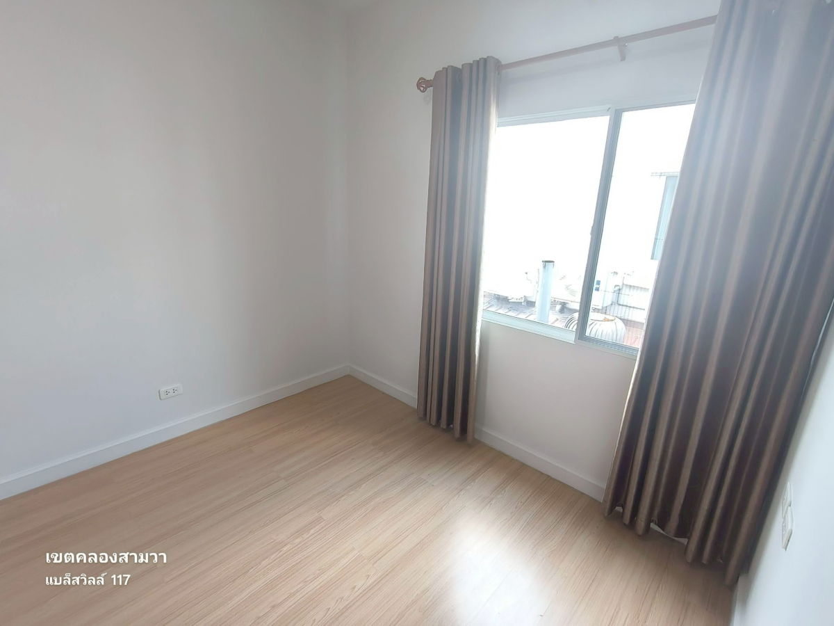 รูป ทาวน์เฮ้าส์ ใกล้สถานีรถไฟฟ้าสายสีชมพู บางชัน รามอินทรา 117 หมู่บ้านเบล็สวิลล์ นัดชมด่วน ราคาดีมาก 085-318-6868 คุณวา - รูปที่ 15/16