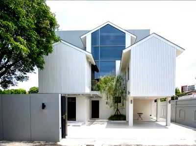 Houses for rent Bangna Commercial College : 3 Bedroom House for rent in Phra Khanong Nuea, Bangkok  1687300