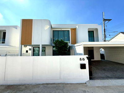 Houses for rent Chiang Mai Provincial Land Transport Office : Brand New Pool Villa for Rent  located near international schools and Kad San Wan Market 