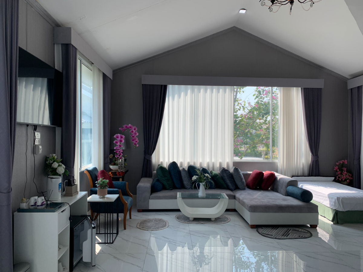 picture For Rent European-Style Resort, Khlong Sam, Lam Luk Ka Khlong Sam, Lam Luk Ka 4 houses 5 brs, and 5 brs, - 15/40