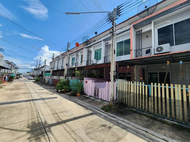 รูป B13012 ขายทาวน์เฮ้าส์ หมู่บ้านสมาร์ทแลนด์นิวสไตส์ 2 ชลบุรี - รูปที่ 2/8