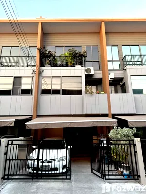 Townhouses for sale อ่อนนุช 70 : Premium Townhome in Sukhumvit–Onnut Area 5979871