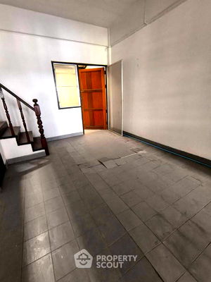 Townhouses for sale Bang Kapi : 2-BR Townhouse close to Ramkhamhaeng (ID 2538776)