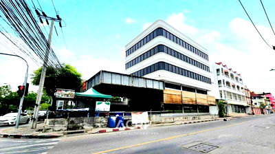 เช่าสำนักงาน ถนนศรีนครินทร์ : ให้เช่า อาคารสำนักงาน 5 ชั้น ราคาถูก ถนนเฉลิมพระเกียรติ ประเวศ หนองบอน ตรงข้ามสวนหลวง ร.9