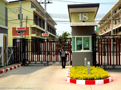 Townhouses for sale Nonthaburi : 2-Story Townhouse, Fully Built-In, Ready to Move-In 