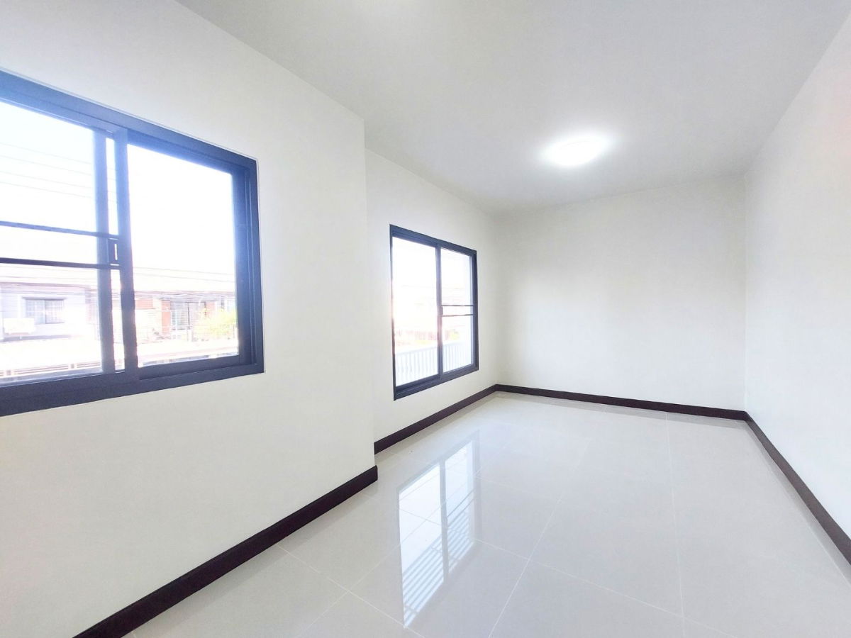 รูป บ้านสวยแต่งใหม่ทั้งหลัง ม.พฤกษา 67 คูคต-ลำลูกกา 11 จัดเต็มครัวเคาน์เตอร์+หลังคาโรงรถ สวยจบไม่ต้องซ่อม ในงบไม่ถึง 2.5 ล้าน - รูปที่ 18/24