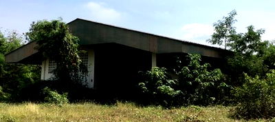 เช่าโรงงาน กาญจนบุรี : คุ้มค่ามาก โกดัง พร้อมบ้านพักคนงาน แข็งแรง ติดถนนใหญ่ ถนนกว้าง 