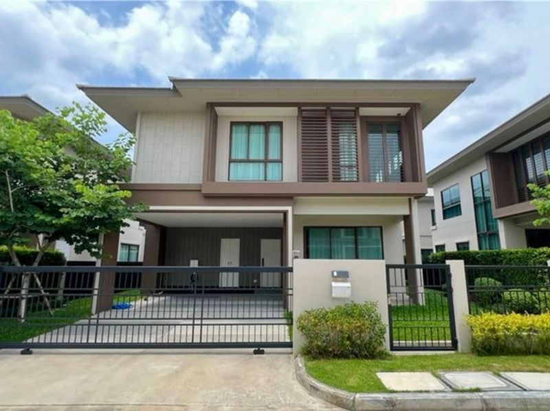 ขายบ้านเดี่ยว : ขายด่วน ราคาพิเศษที่สุดในโครงการ Burasiri กรุงเทพกรีฑา | บ้านเปล่า 4 ห้องนอน 57.5 ตร.วา ให้คุณตกแต่งได้ตามสไตล์