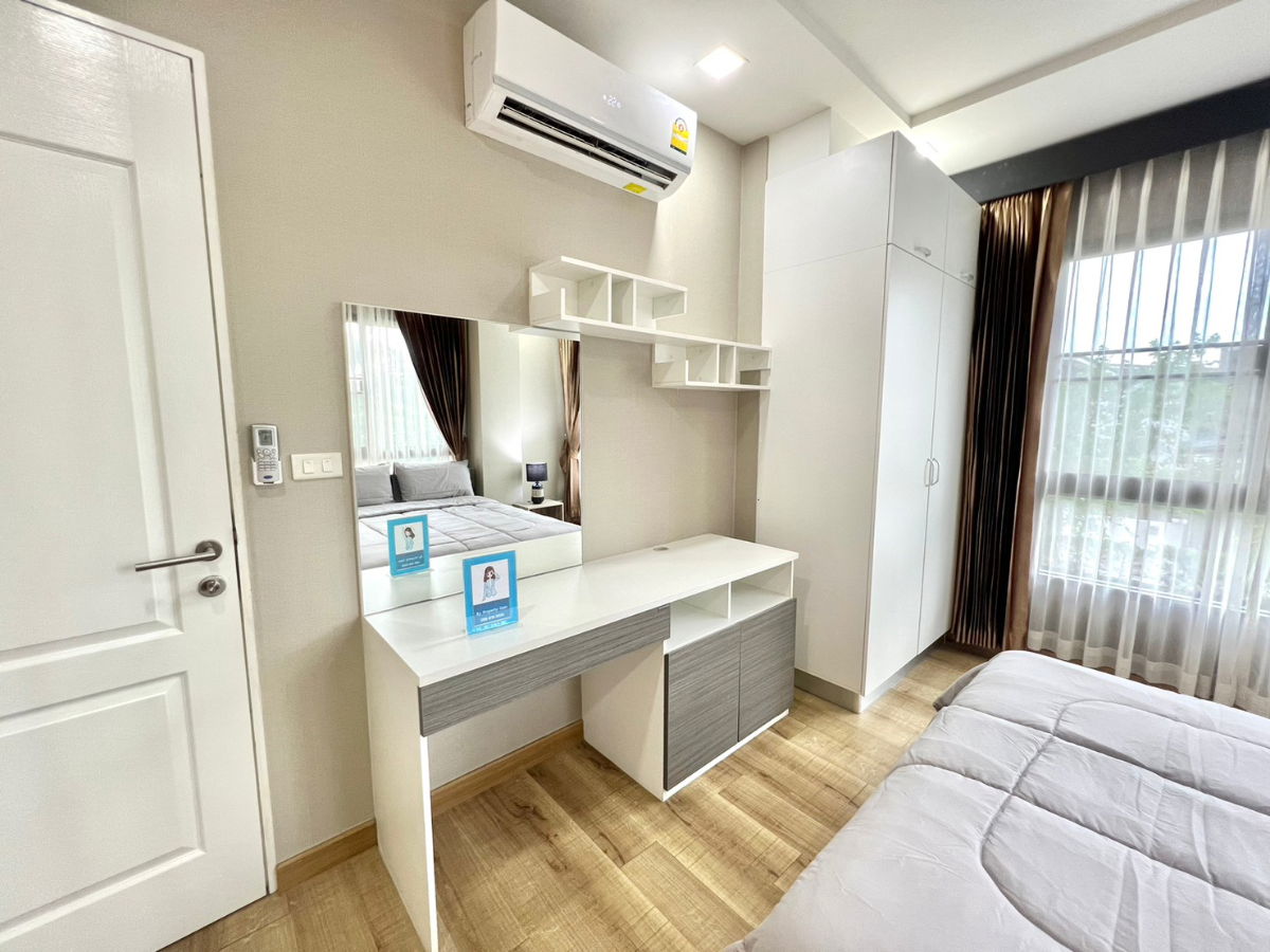 picture 2-bedroom unit in a new building in Munich. Great price: 17,000 THB. 2nd floor, pool view. Beautiful, brand new unit in a lovely building. - 8/31