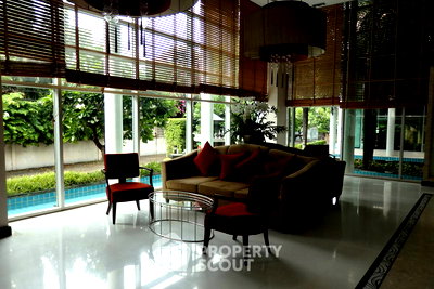 คอนโดให้เช่า : คอนโด 2-ห้องนอน ที่ ดิ แอดเดรส สุขุมวิท 42 ใกล้ BTS เอกมัย (ID 888792)