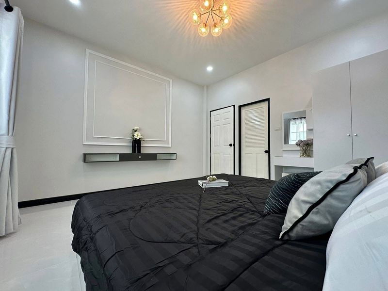 picture Twin house for sale in Pattaya, Rawiporn City Home Village, Nong Prue, Bang Lamung, Chonburi. - 12/16