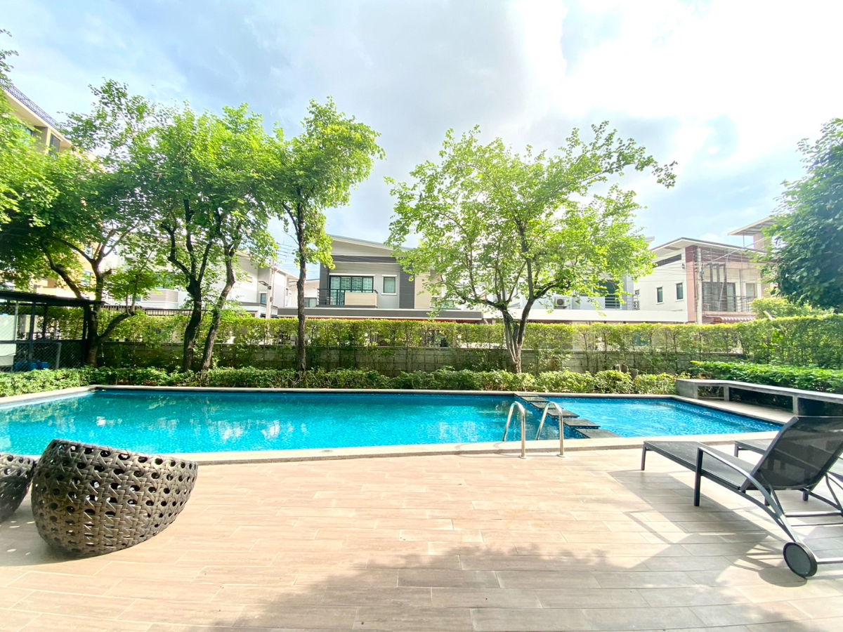 picture 2-bedroom unit in a new building in Munich. Great price: 17,000 THB. 2nd floor, pool view. Beautiful, brand new unit in a lovely building. - 27/31