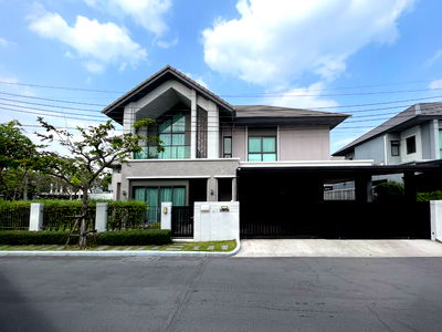 Houses for sale : Luxury Detached House at Bangkok Boulevard Vibhavadi-Ngamwongwan