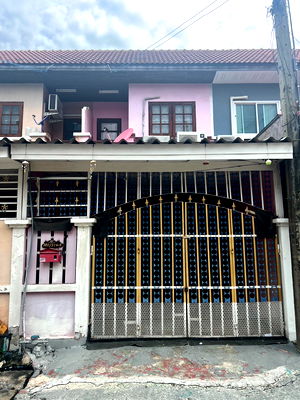 ทาวน์โฮม ลาดหลุมแก้ว ปทุมธานี : ขายทาวน์เฮ้าส์ 2 ชั้น หมู่บ้านฉัตรไพลิน ซอย 22 (เจ้าของขายเอง)